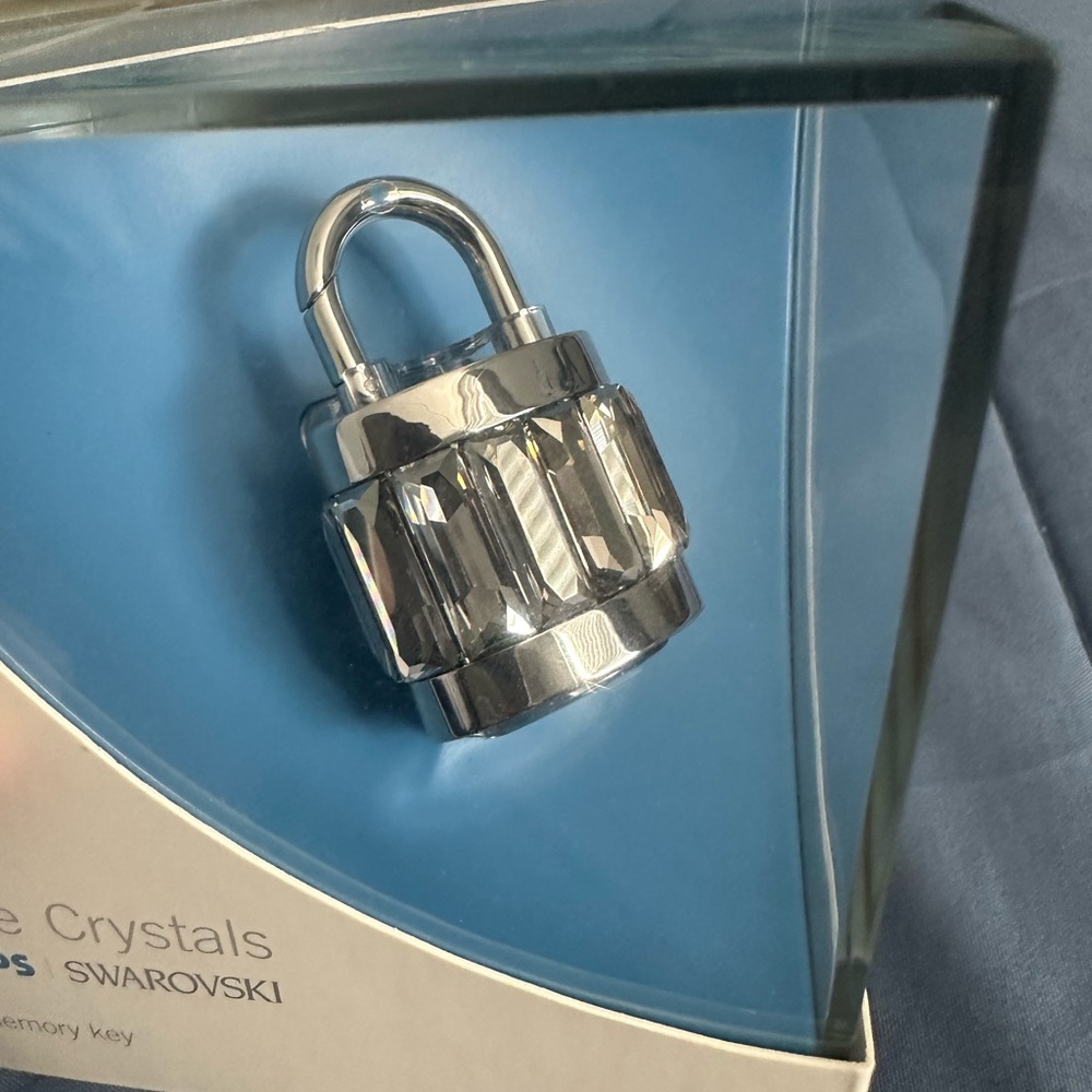 Philips Swarovski USB Memory Key - Silver - Picture 3 of 4